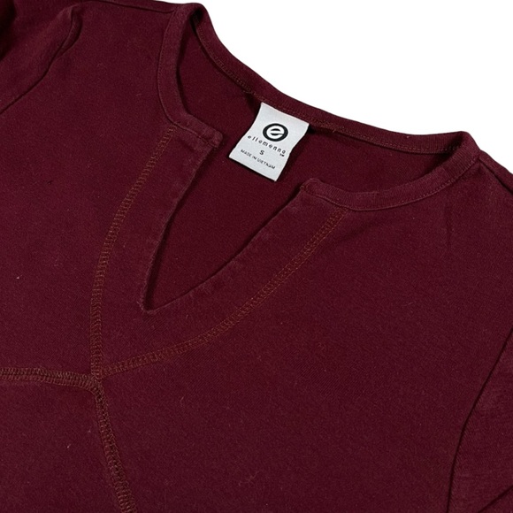 Ellemeno size Small maroon shirt, 3/4 sleeve, ruffle hem, Vneck, Y2K vintage EUC - Picture 2 of 9